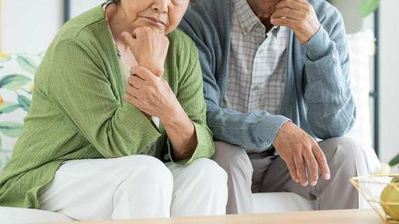 「どうしてこうなった…」年金月24万円・住宅ローン完済の68歳夫婦、38歳娘との同居生活が〈地獄化〉していったワケ
