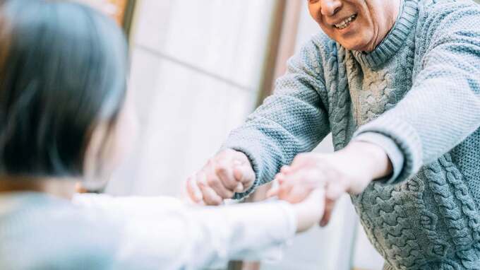 「おじいちゃん、来週は来なくていいよ」孫の一言に言葉を失った〈年金月17万円・74歳男性〉毎週通った息子宅からの帰り道で考えたこと