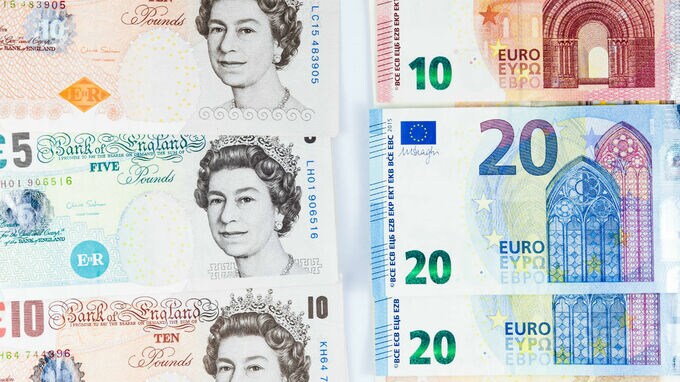 英ポンド、豪ドル、スイスフラン…3大通貨以外の値動きの特徴