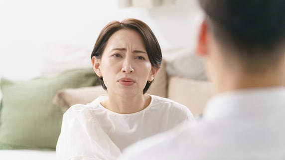 あなたは戦力外よ…実家の母も総出で家庭を回す〈年収1,000万円・45歳バリキャリ妻〉が放った一言。42歳夫がぐうの音も出なかったワケ