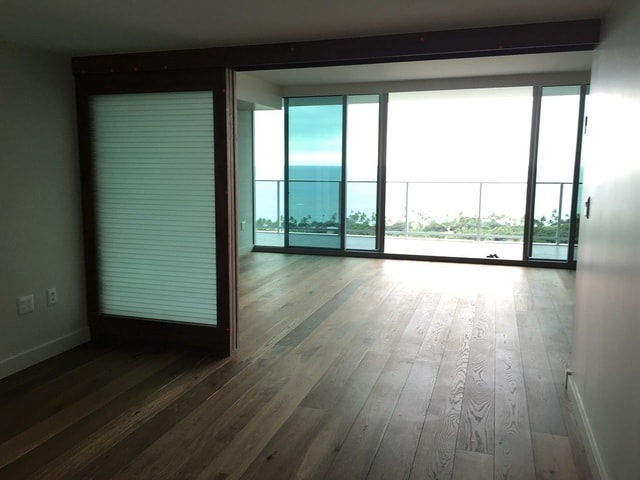 「GRAND」レベル室内