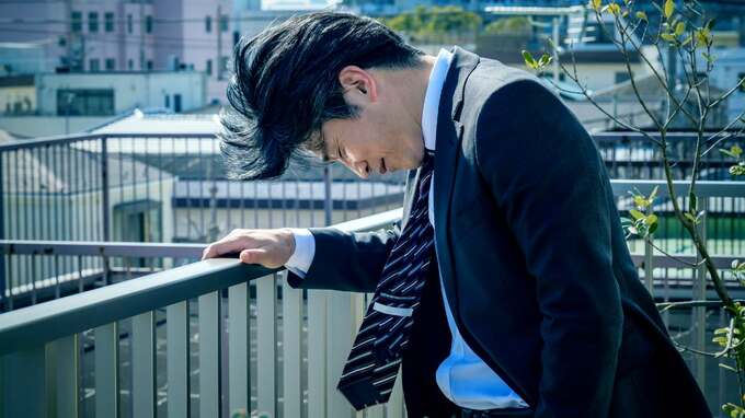 平社員の平均給与「30万円」…「お金もない、副業をする時間もない」サラリーマンの悲痛な実態