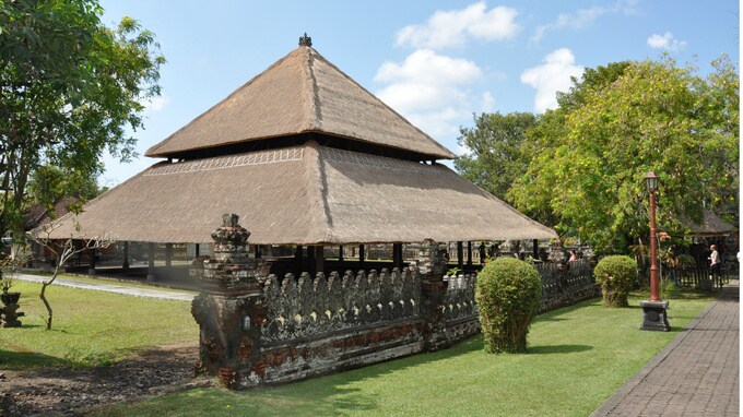 バリ島の不動産投資における「ノタリス」の重要性