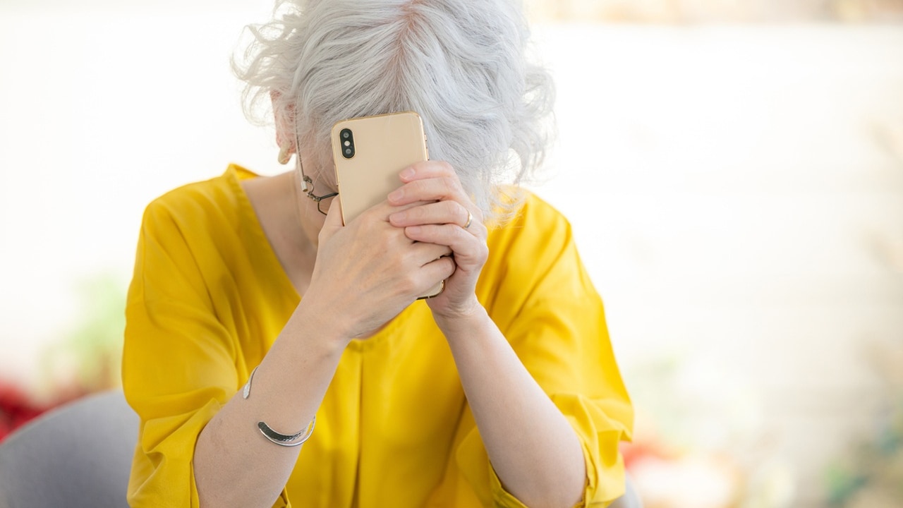 「お母さんとは、もう会いません」年金月10万円・74歳女性、スマホを握りしめたまま唖然…お盆休みの帰省後、46歳娘からLINEで「絶縁宣言」されたワケ