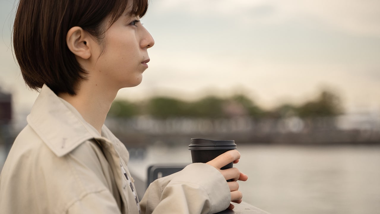 「夫が迎えに来ているから…」10年ぶりに再会した〈エリート夫と結婚した友人〉に33歳女性が感じた違和感。2年後に知った「まさかの離婚理由」で点と点がつながったワケ