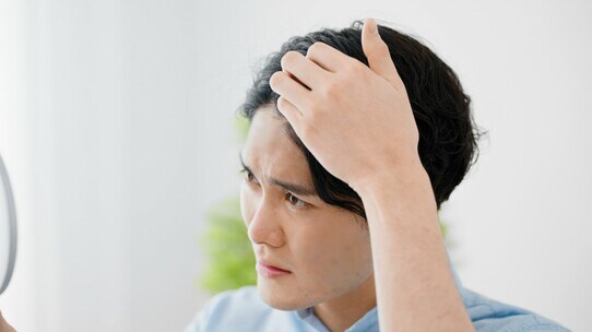 多くの人が勘違い…植毛手術で「即薄毛卒業」はできないワケ【専門医が解説】