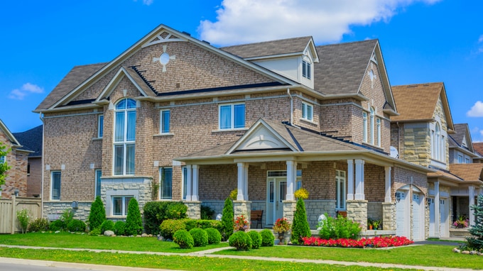 相続税対策には海外不動産と国内不動産のどちらが有利なのか？