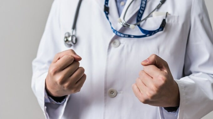 医師が高確率で「5年以内に資産10億円」を達成する方法