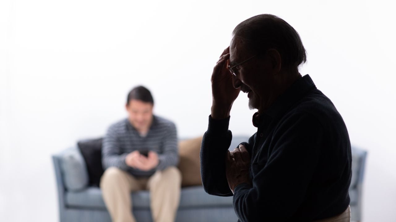 「母さん、今日の飯は？」40歳独身息子が実家に出戻りで、年金28万円の平穏な暮らしが一変。リビングを占拠する息子に言えない「たったひと言」