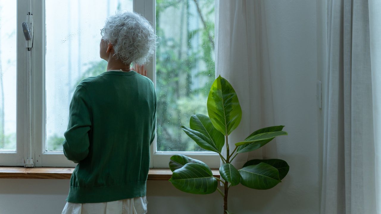 年金月16万円・78歳母、〈高級老人ホームのダイニング〉にポツンと1人…2ヵ月ぶりに面会に来た45歳娘に「帰りたい」と涙した「まさかの理由」