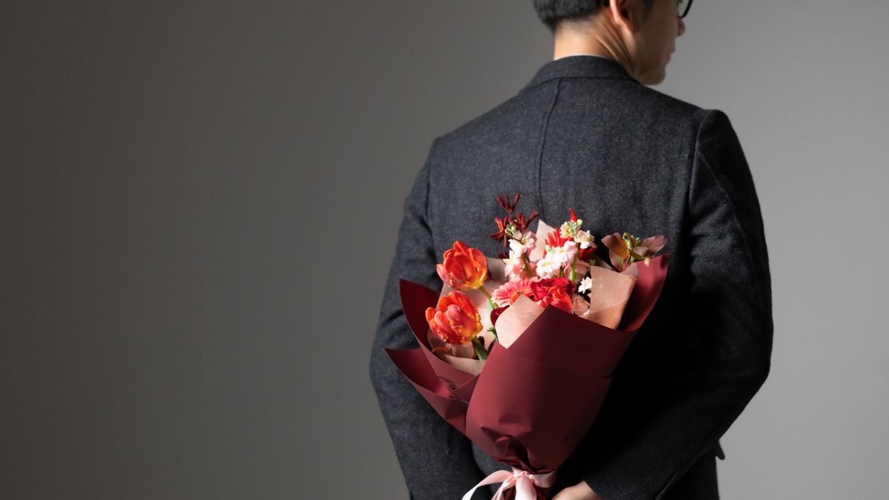 「妻には言えない…」新NISAで大儲けの〈年収640万円〉45歳夫。妻「母の日のプレゼント」の違和感に「何か隠し事してない？」
