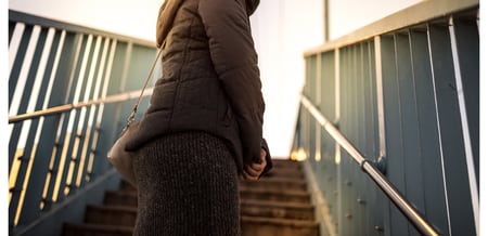 親を見送った後に、自分の存在意義がわからなくなったり、生活苦などを理由に自殺してしまう人もいます。