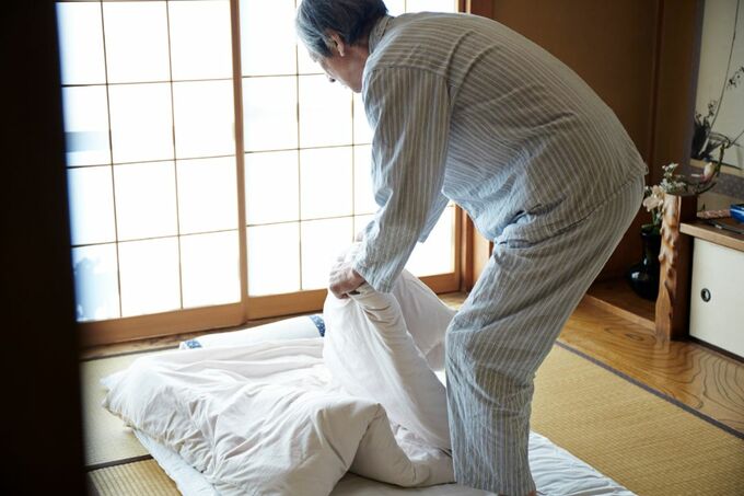 総資産2,000万円・最高年収800万円、65歳会社員が感無量の退職。現役時代を支えてくれた妻に「感謝のハワイ旅行」を計画していたが…急転直下、一人ぼっちの老後に涙