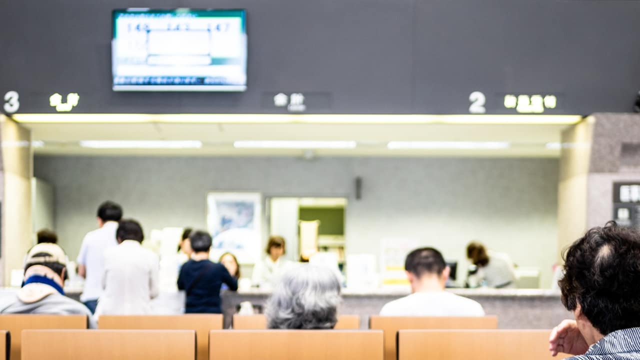 日本人は、困ったら国や行政がなんとかしてくれると思っている…30年後には「介護保険制度」がなくなる可能性も。欧米の医療従事者が驚愕する「日本の特別養護老人ホーム」の現状