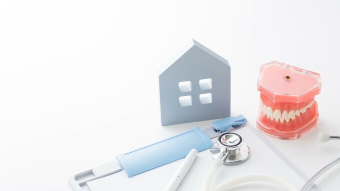 「人生の最期は自宅で」終末期医療を行う訪問診療。複雑になりやすい「報酬算定」を、クリニック開業医が解説～＜特定保険医療材料制度＞とは～