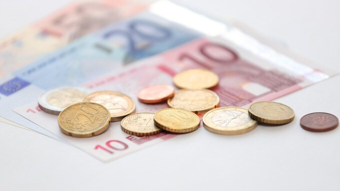 ドイツCDU新党首、最初につまずく