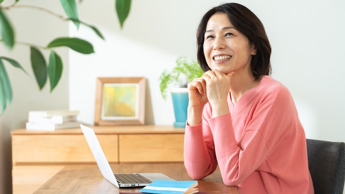 みんなが「資産形成」をはじめたきっかけ…定年退職→年金生活で日常がガラッと変わる60代の事例【FPが解説】