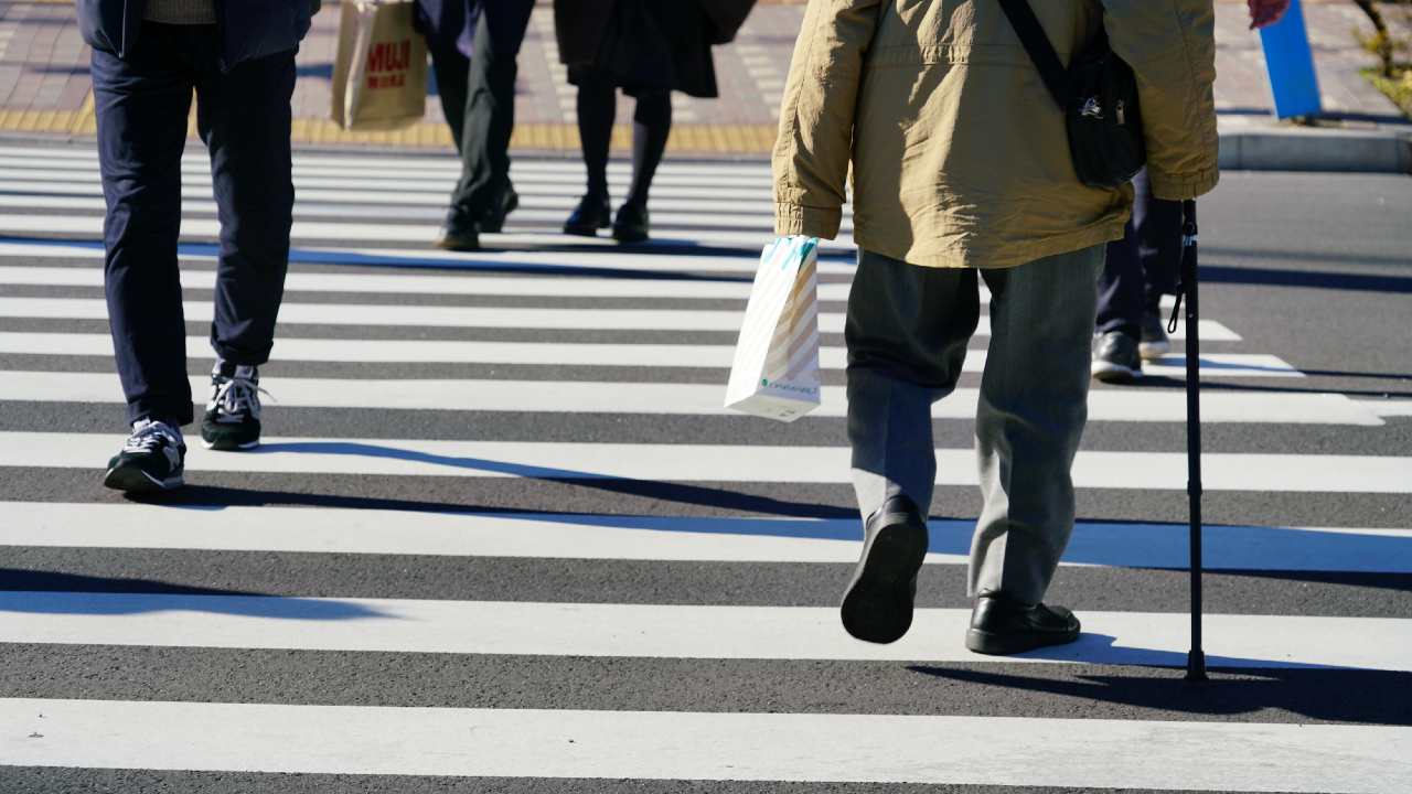 都道府県「ご長寿」ランキング…高齢化率が高い「秋田」、100歳超えのお年寄りの割合が高い「島根」