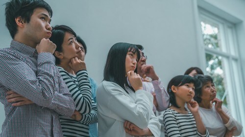 老人ホームへ入居を決断する理由はさまざま。（※写真はイメージです／PIXTA）