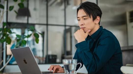 「老後資金、一体いくら準備すれば…」お金の困りごとを回避するため、最低限知っておきたい〈ライフプラン上の重要ポイント〉とは【FPが解説】