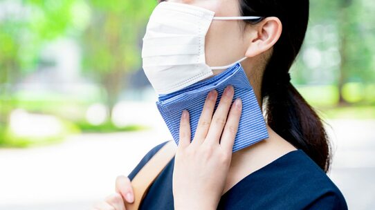 熱中症を防ぐには?オススメの飲み物も紹介【医師が解説】