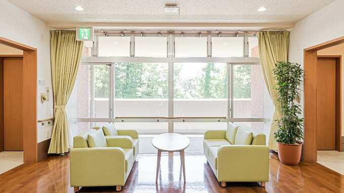 「こんなはずじゃなかった…」〈年金月30万円・総資産9,000万円〉万全に備えた78歳夫婦。高級ホーム入居後に直面した“誤算”