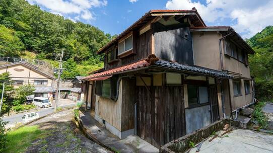 相続した不動産に「農工銀行」の抵当権…抹消したいが、手続きの方法がわからない【司法書士が解説】