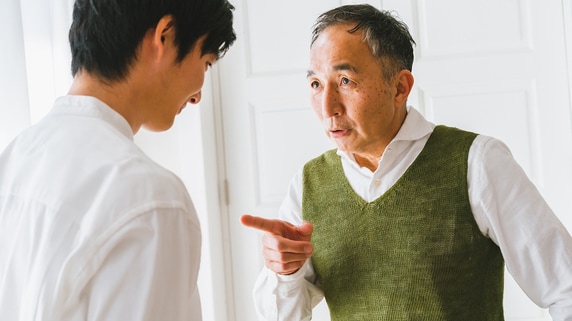 息子が理解できません…氷河期世代の52歳父、 大企業に新卒入社した〈24歳息子〉がわずか2年で退職。親子断絶の危機に陥ったワケ