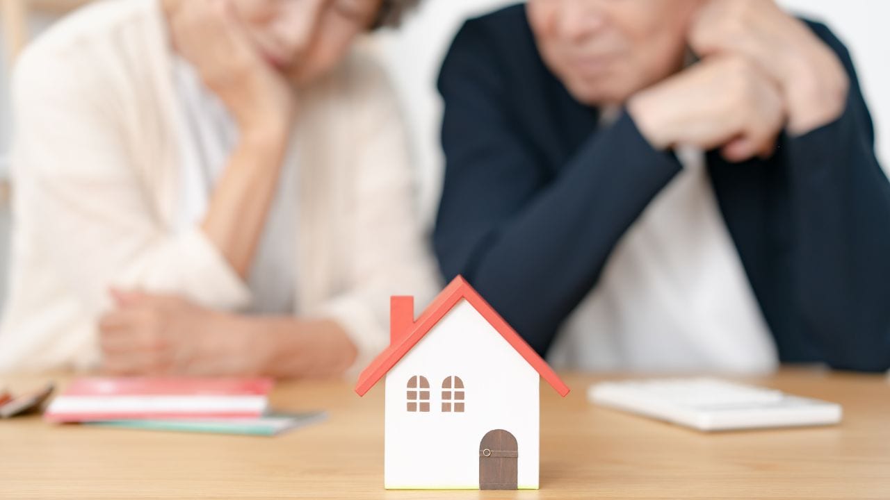 「年金月28万円・貯蓄6,000万円」70歳夫婦、息子のために「2,500万円」全額負担で二世帯リフォームも…わずか1年で同居解消の「皮肉な理由」