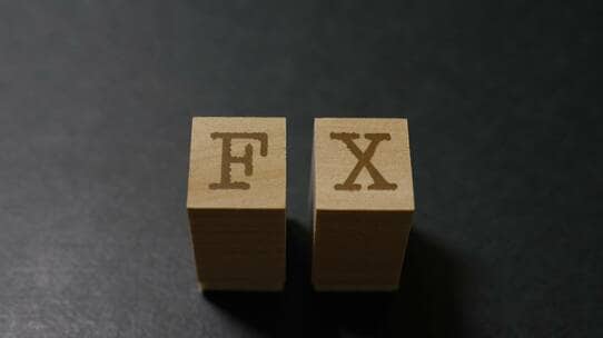 FRBは「さらなる利上げ示唆」で円安進行のはずが…一時「130円割れまで円高」のワケ