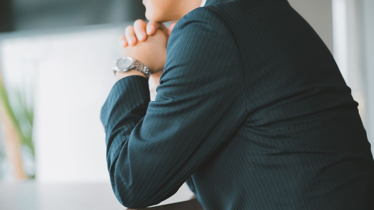 「明日から、部下のいない部署へ…」月収70万円・48歳営業部長、人事部から突きつけられた「A4用紙3枚のレポート」、その衝撃内容