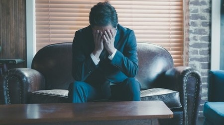 なぜこんなにお金がない…（※画像はイメージです／PIXTA）