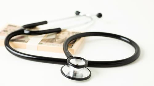 病院の再編が医師の転職を加速させる。（※写真はイメージです／PIXTA）