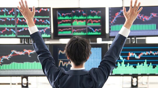 中国不動産株の取引が再開…香港株式市場は大幅反発!