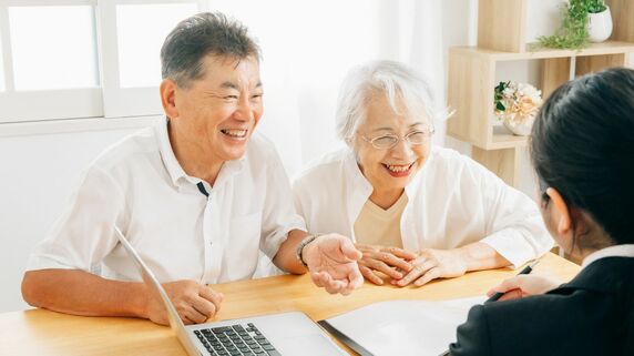 〈贈与税or相続税〉多くの財産を家族に残せるのはどっち？「年間110万円の暦年課税制度の非課税枠」が“長期的に有効な節税対策”になる理由