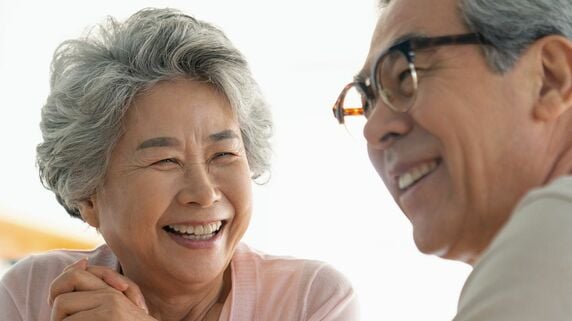 「市営住宅に当選しました！」家賃月2万円で老後安泰のはずだった〈年金月13万円の70代夫婦〉…幸運の切符が地獄に変わった、まさかの誤算【FPの助言】