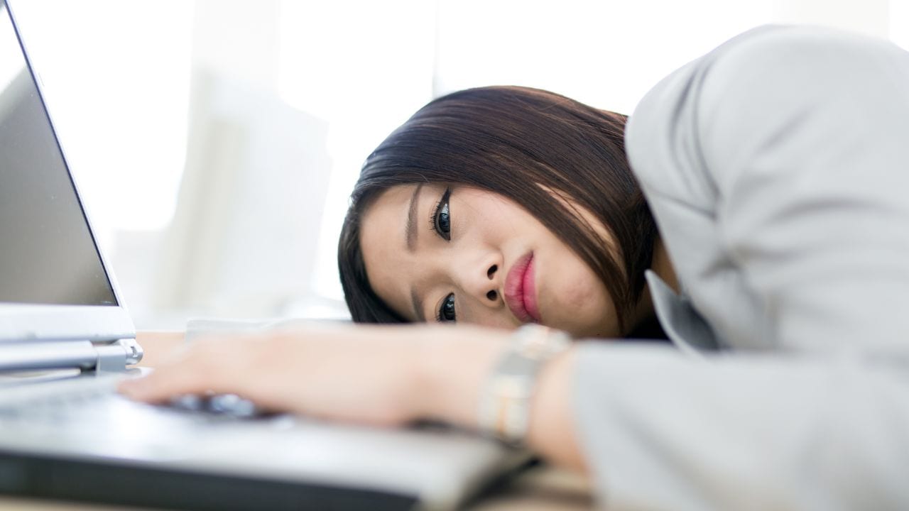 ああ、入る会社を間違えた…新卒入社後すぐに“辞めたい”と思ったら?次のキャリアを左右する「会社への恩返し」の意識【転職のプロが助言】