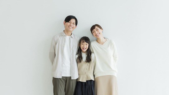 「結婚したら生命保険」はちょっと待った！…保険営業マンの「営業トーク」に惑わされない見極めポイント【FPが解説】