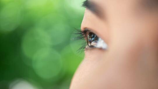 「白内障の進行を遅らせるには?」の問いに、眼科医の回答は…