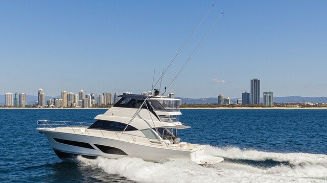 リビエラ 50 スポーツモーターヨット　外観（ユニマットプレシャス提供）