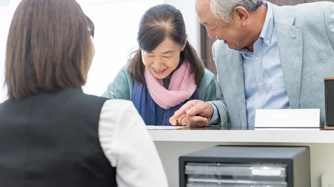 愛する孫に〈年110万円〉10年間贈与した70代夫婦…孫が直面した「まさかの事態」【司法書士が解説】