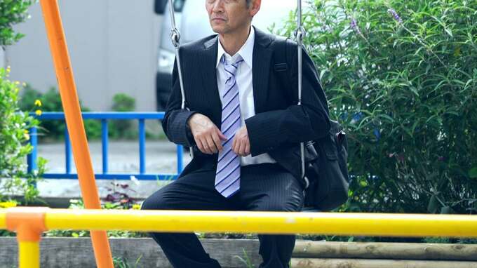 「俺はATMなのか？」〈年収1,000万円〉なのに「小遣い月2万円」…52歳会社員が悟った“家庭内ヒエラルキー”の現実