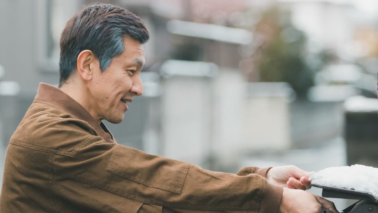 「非課税世帯になんてならなければよかった」狙って勝ち取った〈住民税0円〉、役所から届く“ピンク色の封筒”に歓喜していたが…89歳母の老人ホーム入居時、制度の隙間を突いた66歳息子が大後悔したワケ