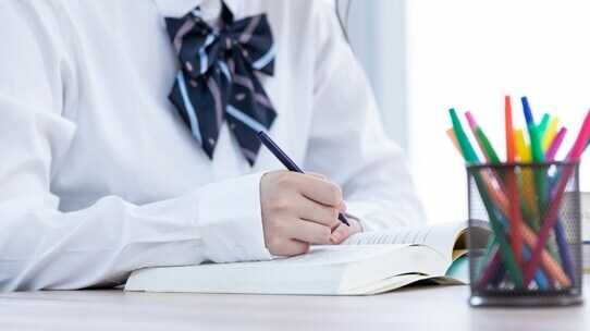 医学部受験は壮絶だが…難関私立合格に「年間1000万円以上の専門塾」は必要ない理由【塾講師が解説】
