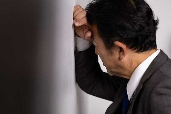 「先輩の会社だから詳しく調べなくても大丈夫」と油断した後輩の悲劇…M&A後に発覚した “身内案件”の恐ろしい罠【元銀行員・社労士が解説】