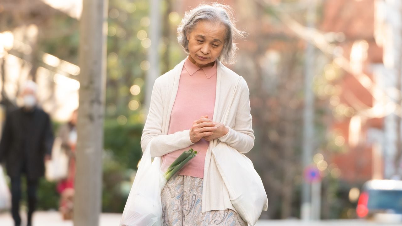 連休は誰も帰ってこないの…〈年金月13万円〉72歳女性、ゴールデンウィーク、住み替えた「シニアマンション」で一人過ごす孤独の実態