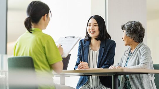 お金があれば利用したい?…「豪華で、全部やってくれる高級老人ホームがいいよね。」“家族目線の介護サービス選び”にある誤解【認知症介護のプロが解説】