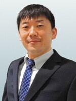 塚田 芳久