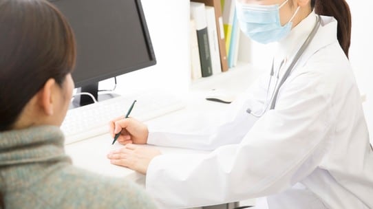 年収700万円以上だが…30代女性医師、お金のことで「尽きない悩み」