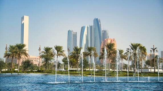 UAEの経済と税制の全貌 ― 石油依存から脱却したドバイとアブダビの役割【国際税務の専門家が解説】